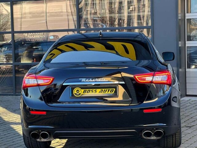 Чорний Мазераті Ghibli, об'ємом двигуна 3 л та пробігом 64 тис. км за 28500 $, фото 4 на Automoto.ua