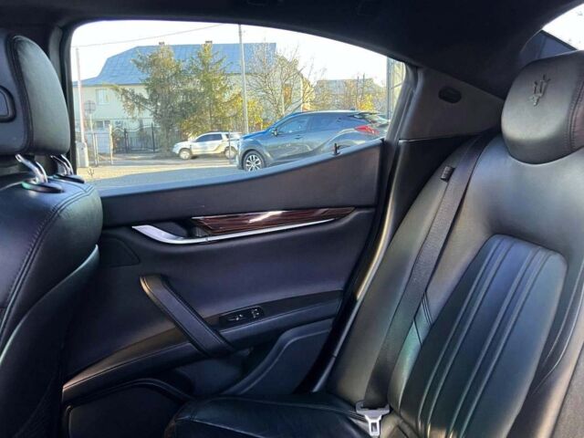 Чорний Мазераті Ghibli, об'ємом двигуна 3 л та пробігом 64 тис. км за 28500 $, фото 23 на Automoto.ua