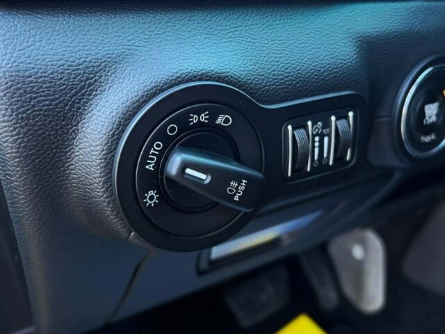 Чорний Мазераті Ghibli, об'ємом двигуна 3 л та пробігом 64 тис. км за 28500 $, фото 11 на Automoto.ua