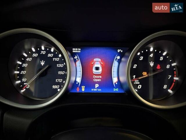 Черный Мазерати Гибли, объемом двигателя 2.98 л и пробегом 91 тыс. км за 24950 $, фото 18 на Automoto.ua