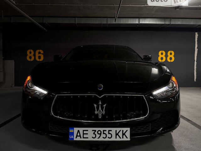 Черный Мазерати Гибли, объемом двигателя 2.98 л и пробегом 95 тыс. км за 23000 $, фото 5 на Automoto.ua