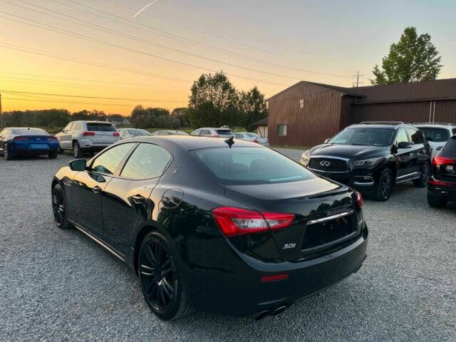 Черный Мазерати Гибли, объемом двигателя 3 л и пробегом 65 тыс. км за 12700 $, фото 7 на Automoto.ua