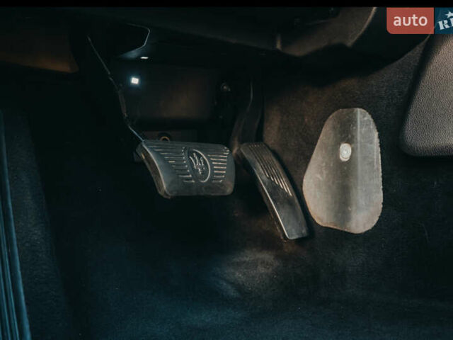 Чорний Мазераті Ghibli, об'ємом двигуна 2.98 л та пробігом 82 тис. км за 27000 $, фото 26 на Automoto.ua