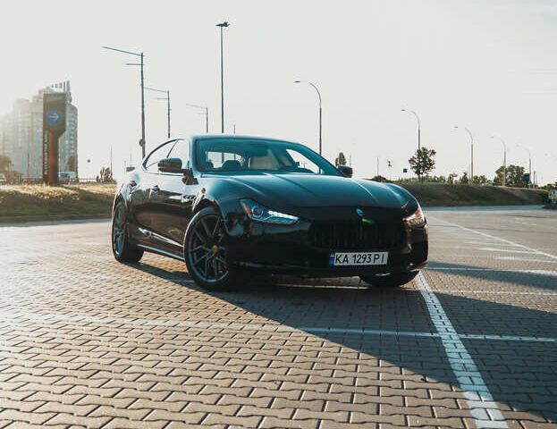 Чорний Мазераті Ghibli, об'ємом двигуна 2.98 л та пробігом 82 тис. км за 27000 $, фото 6 на Automoto.ua