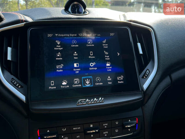 Черный Мазерати Гибли, объемом двигателя 3 л и пробегом 151 тыс. км за 21700 $, фото 15 на Automoto.ua