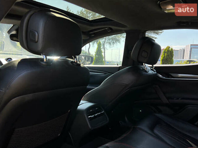 Черный Мазерати Гибли, объемом двигателя 3 л и пробегом 151 тыс. км за 21700 $, фото 19 на Automoto.ua