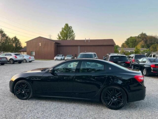 Черный Мазерати Гибли, объемом двигателя 3 л и пробегом 65 тыс. км за 12700 $, фото 4 на Automoto.ua