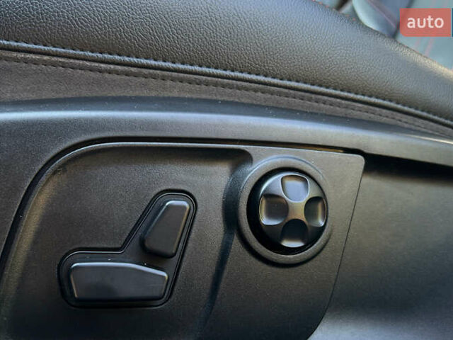 Черный Мазерати Гибли, объемом двигателя 3 л и пробегом 151 тыс. км за 21700 $, фото 11 на Automoto.ua