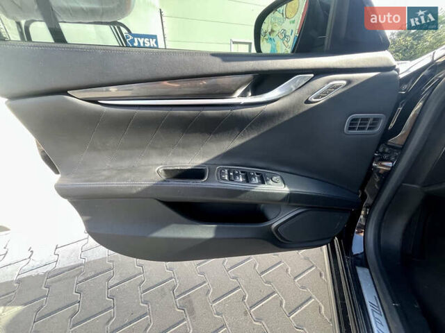 Черный Мазерати Гибли, объемом двигателя 2.98 л и пробегом 136 тыс. км за 20000 $, фото 13 на Automoto.ua