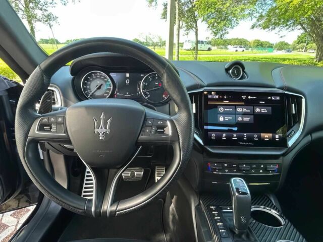 Мазерати Гибли 2021 в Житомире на Automoto.ua Черный Мазерати Гибли, объемом двигателя 3.8 л и пробегом 20 тыс. км за 15700 $, фото 13 на Automoto.ua