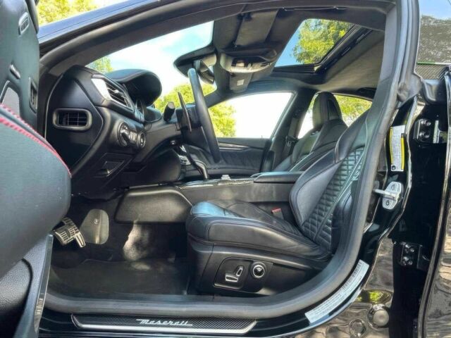 Мазерати Гибли 2021 в Житомире на Automoto.ua Черный Мазерати Гибли, объемом двигателя 3.8 л и пробегом 20 тыс. км за 15700 $, фото 11 на Automoto.ua