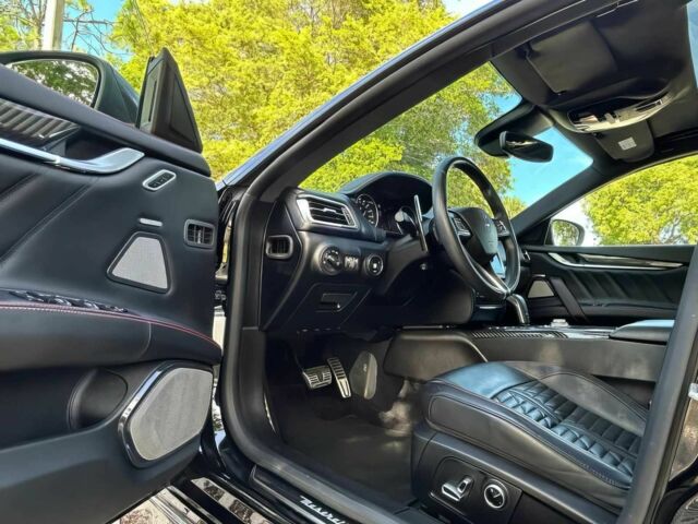 Мазерати Гибли 2021 в Житомире на Automoto.ua Черный Мазерати Гибли, объемом двигателя 3.8 л и пробегом 20 тыс. км за 15700 $, фото 10 на Automoto.ua