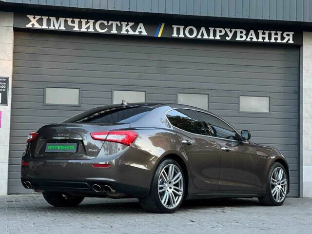 Коричневий Мазераті Ghibli, об'ємом двигуна 3 л та пробігом 99 тис. км за 14900 $, фото 6 на Automoto.ua