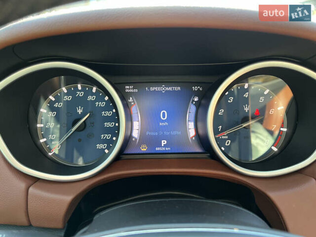 Красный Мазерати Гибли, объемом двигателя 2.98 л и пробегом 70 тыс. км за 17900 $, фото 19 на Automoto.ua