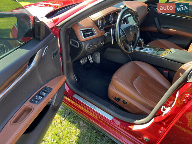 Красный Мазерати Гибли, объемом двигателя 2.98 л и пробегом 70 тыс. км за 17900 $, фото 14 на Automoto.ua