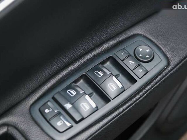 Мазераті Ghibli, об'ємом двигуна 3 л та пробігом 86 тис. км за 25000 $, фото 22 на Automoto.ua