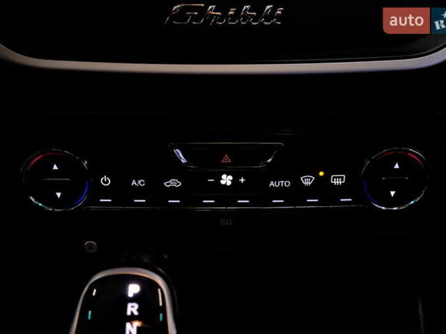 Мазерати Гибли, объемом двигателя 2.98 л и пробегом 101 тыс. км за 17900 $, фото 27 на Automoto.ua