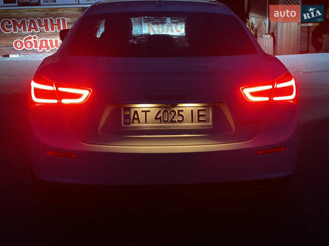 Мазерати Гибли, объемом двигателя 2.98 л и пробегом 61 тыс. км за 24000 $, фото 22 на Automoto.ua