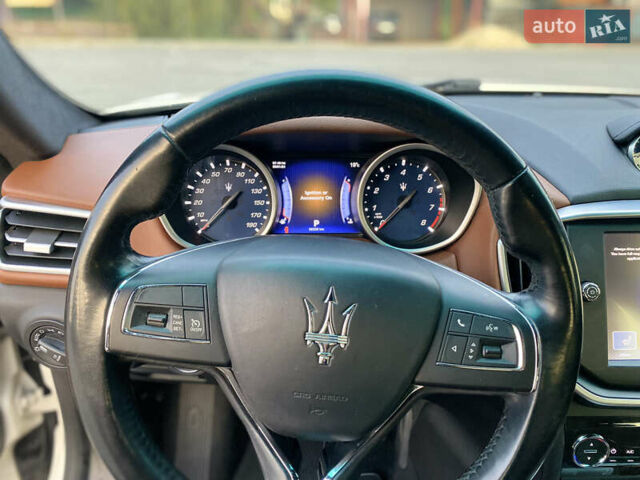 Мазерати Гибли, объемом двигателя 2.98 л и пробегом 61 тыс. км за 24000 $, фото 19 на Automoto.ua