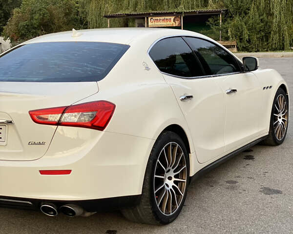 Мазерати Гибли, объемом двигателя 2.98 л и пробегом 61 тыс. км за 24000 $, фото 6 на Automoto.ua