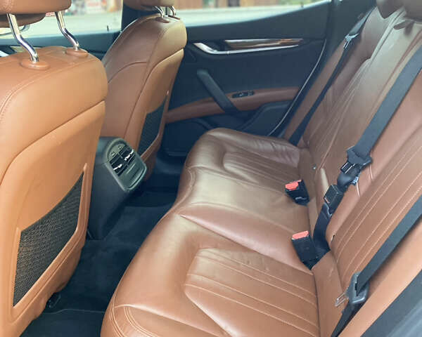 Мазерати Гибли, объемом двигателя 2.98 л и пробегом 61 тыс. км за 24000 $, фото 15 на Automoto.ua