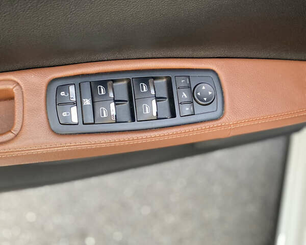 Мазерати Гибли, объемом двигателя 2.98 л и пробегом 61 тыс. км за 24000 $, фото 16 на Automoto.ua