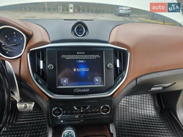 Мазерати Гибли, объемом двигателя 3 л и пробегом 125 тыс. км за 28000 $, фото 17 на Automoto.ua