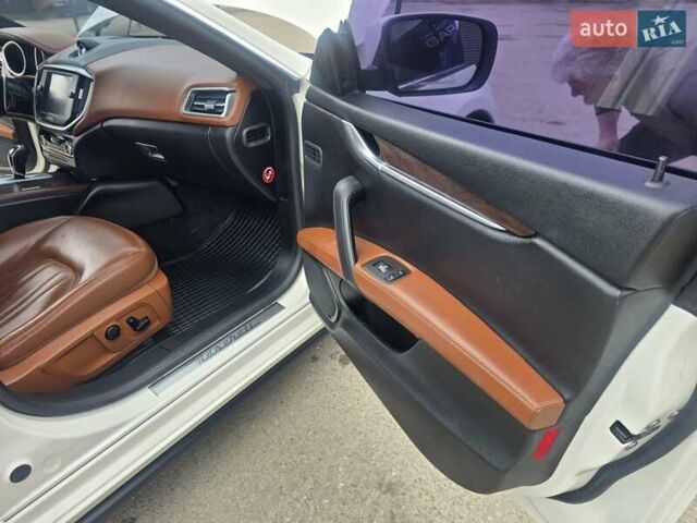 Мазерати Гибли, объемом двигателя 3 л и пробегом 125 тыс. км за 28000 $, фото 20 на Automoto.ua