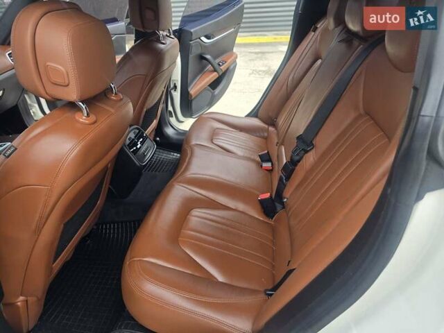 Мазерати Гибли, объемом двигателя 3 л и пробегом 125 тыс. км за 28000 $, фото 25 на Automoto.ua