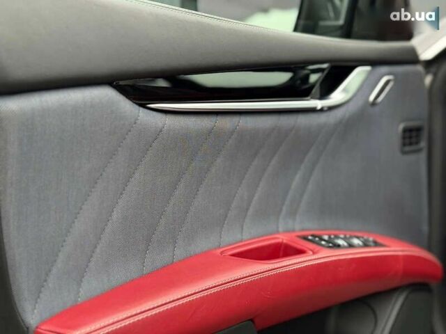 Мазерати Гибли, объемом двигателя 3 л и пробегом 110 тыс. км за 39900 $, фото 17 на Automoto.ua