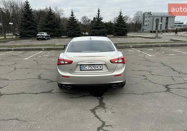 Сірий Мазераті Ghibli, об'ємом двигуна 2.98 л та пробігом 139 тис. км за 17600 $, фото 8 на Automoto.ua