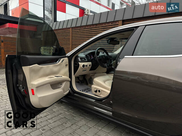 Сірий Мазераті Ghibli, об'ємом двигуна 2.98 л та пробігом 63 тис. км за 21000 $, фото 19 на Automoto.ua