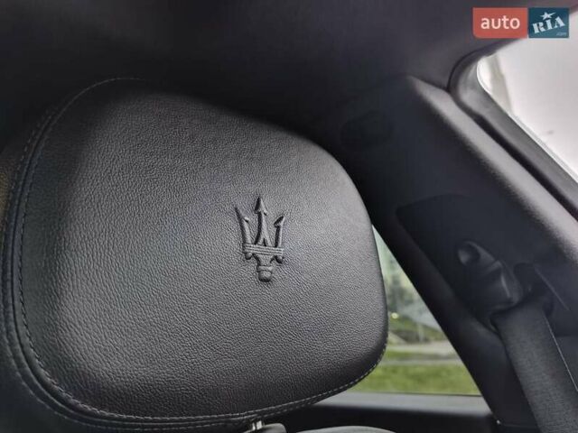 Серый Мазерати Гибли, объемом двигателя 2.98 л и пробегом 183 тыс. км за 18800 $, фото 25 на Automoto.ua
