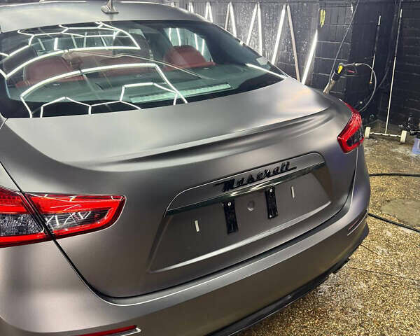 Серый Мазерати Гибли, объемом двигателя 2.98 л и пробегом 111 тыс. км за 25000 $, фото 37 на Automoto.ua