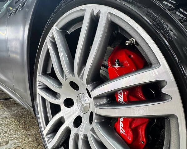 Серый Мазерати Гибли, объемом двигателя 2.98 л и пробегом 111 тыс. км за 25000 $, фото 6 на Automoto.ua