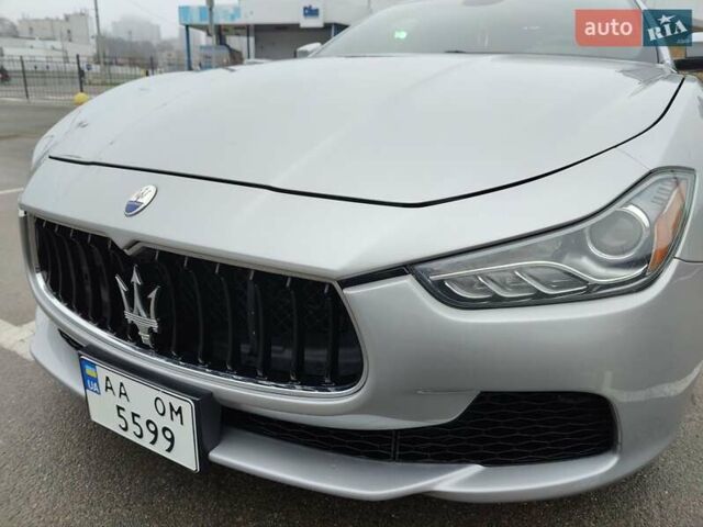 Серый Мазерати Гибли, объемом двигателя 2.98 л и пробегом 183 тыс. км за 18800 $, фото 15 на Automoto.ua