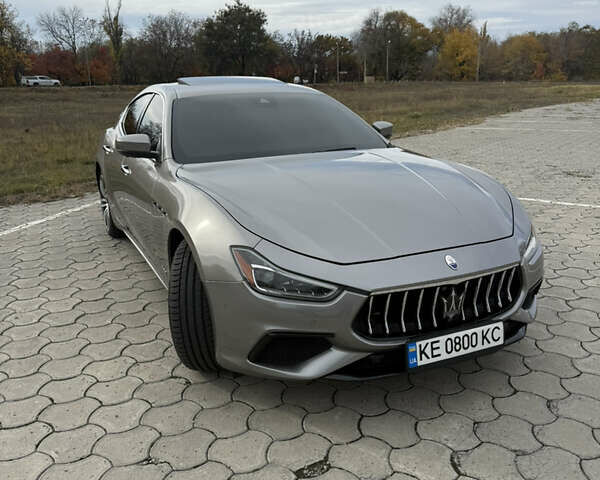 Серый Мазерати Гибли, объемом двигателя 2.98 л и пробегом 75 тыс. км за 33000 $, фото 6 на Automoto.ua