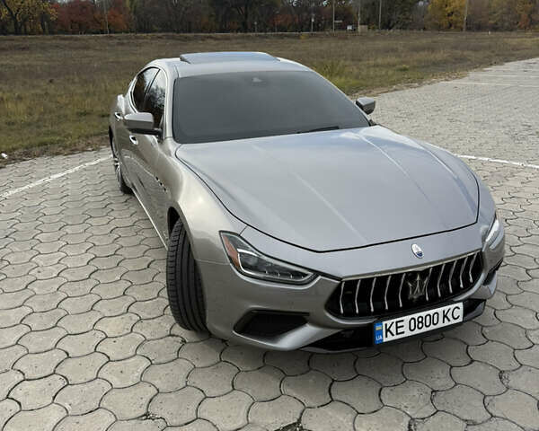 Серый Мазерати Гибли, объемом двигателя 2.98 л и пробегом 75 тыс. км за 33000 $, фото 8 на Automoto.ua