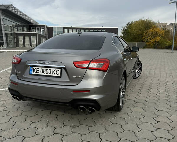 Серый Мазерати Гибли, объемом двигателя 2.98 л и пробегом 75 тыс. км за 33000 $, фото 13 на Automoto.ua