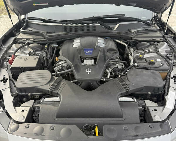 Серый Мазерати Гибли, объемом двигателя 2.98 л и пробегом 75 тыс. км за 33000 $, фото 26 на Automoto.ua