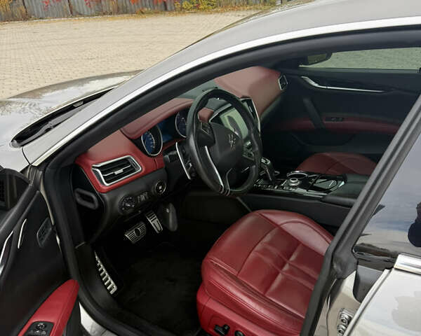 Серый Мазерати Гибли, объемом двигателя 2.98 л и пробегом 75 тыс. км за 33000 $, фото 20 на Automoto.ua