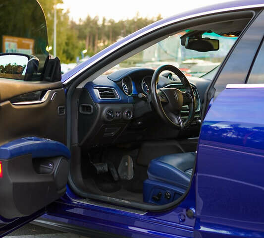 Синий Мазерати Гибли, объемом двигателя 2.78 л и пробегом 113 тыс. км за 20000 $, фото 15 на Automoto.ua