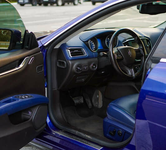 Синий Мазерати Гибли, объемом двигателя 2.78 л и пробегом 113 тыс. км за 20000 $, фото 18 на Automoto.ua