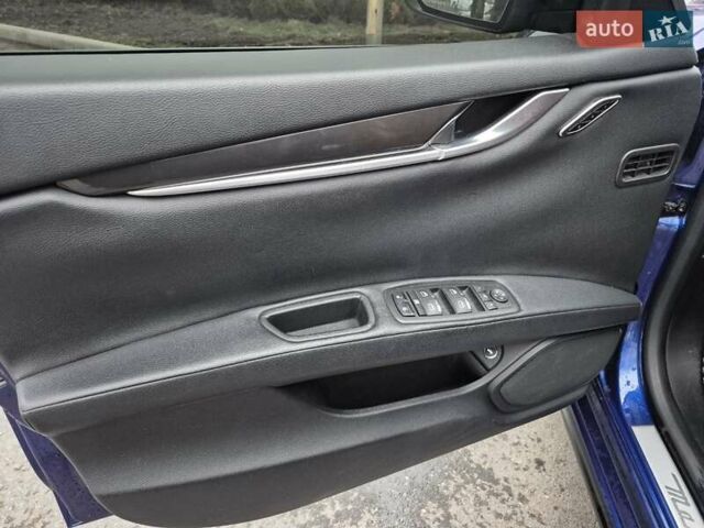 Синий Мазерати Гибли, объемом двигателя 2.99 л и пробегом 149 тыс. км за 26500 $, фото 10 на Automoto.ua