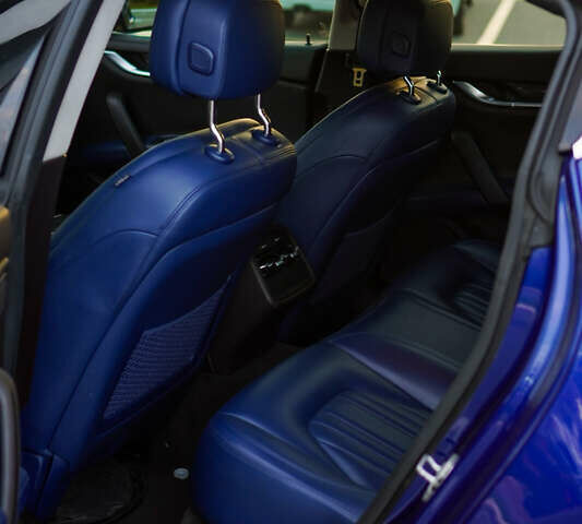 Синій Мазераті Ghibli, об'ємом двигуна 2.78 л та пробігом 113 тис. км за 23000 $, фото 20 на Automoto.ua