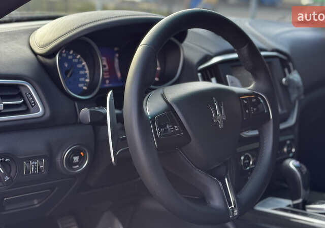 Синій Мазераті Ghibli, об'ємом двигуна 2.98 л та пробігом 145 тис. км за 15999 $, фото 9 на Automoto.ua