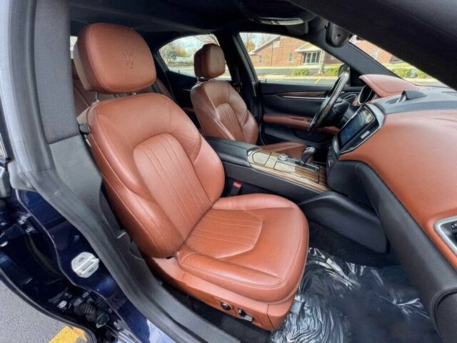 Синій Мазераті Ghibli, об'ємом двигуна 3 л та пробігом 65 тис. км за 6800 $, фото 7 на Automoto.ua