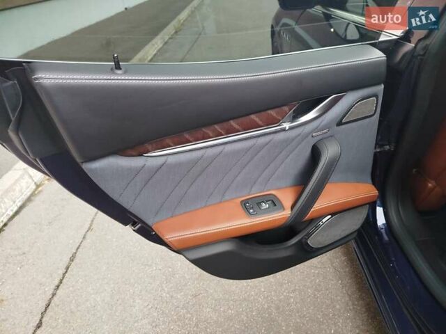 Синій Мазераті Ghibli, об'ємом двигуна 2.98 л та пробігом 62 тис. км за 45000 $, фото 31 на Automoto.ua