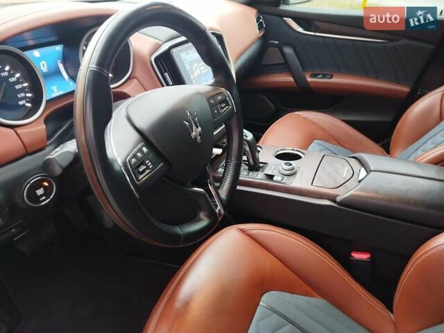 Синій Мазераті Ghibli, об'ємом двигуна 2.98 л та пробігом 62 тис. км за 45000 $, фото 19 на Automoto.ua