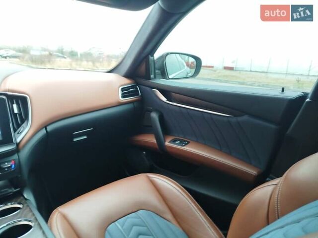 Синій Мазераті Ghibli, об'ємом двигуна 2.98 л та пробігом 62 тис. км за 45000 $, фото 25 на Automoto.ua